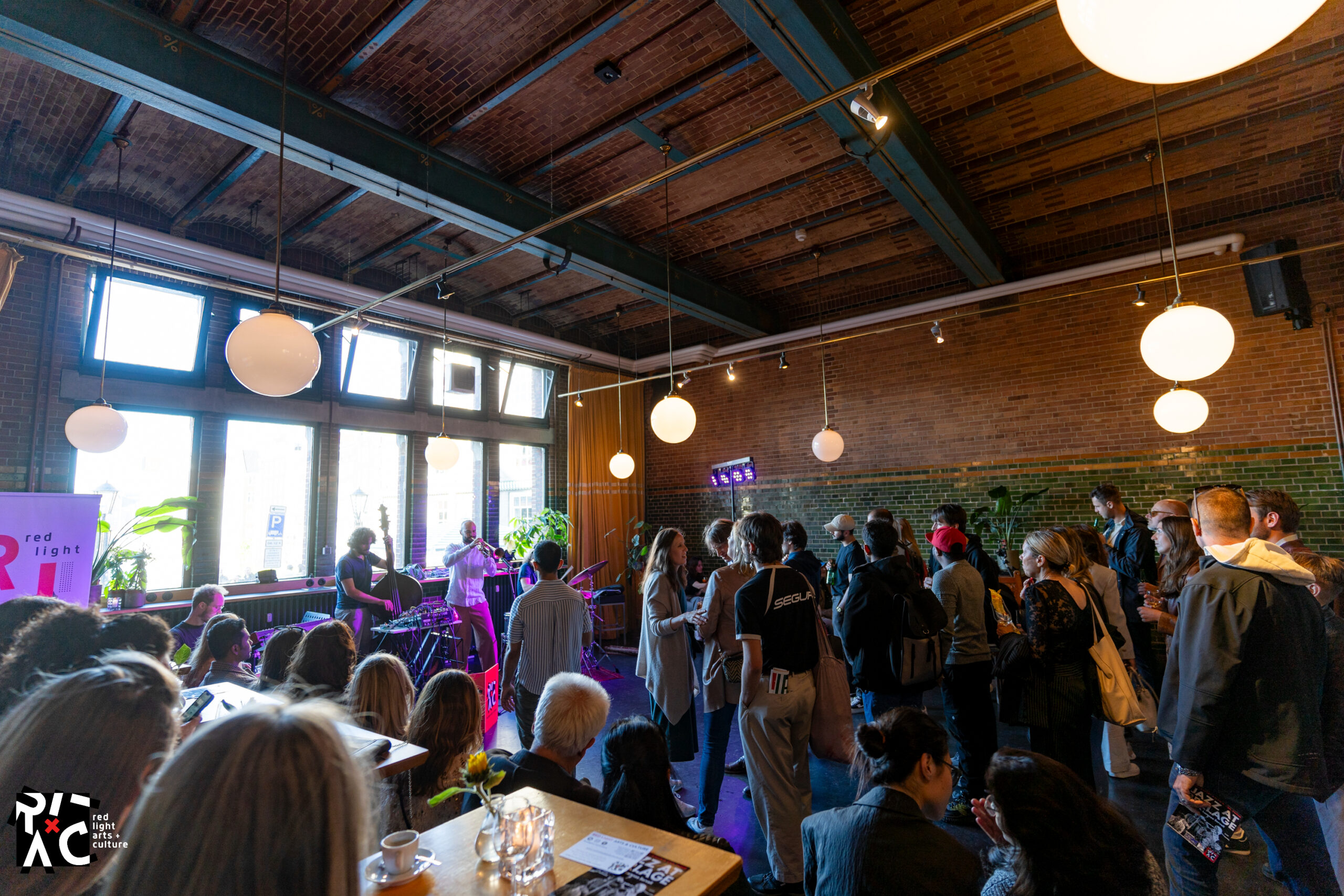 3. Red Light Arts & Culture RLAC - Photo by Mattis Cuypers - Imprevisti band at Meet Berlage-12 - Red Light Jazz 3. Red Light Arts & Culture RLAC – Photo by Mattis Cuypers – Imprevisti band at Meet Berlage-12 – Red Light Jazz